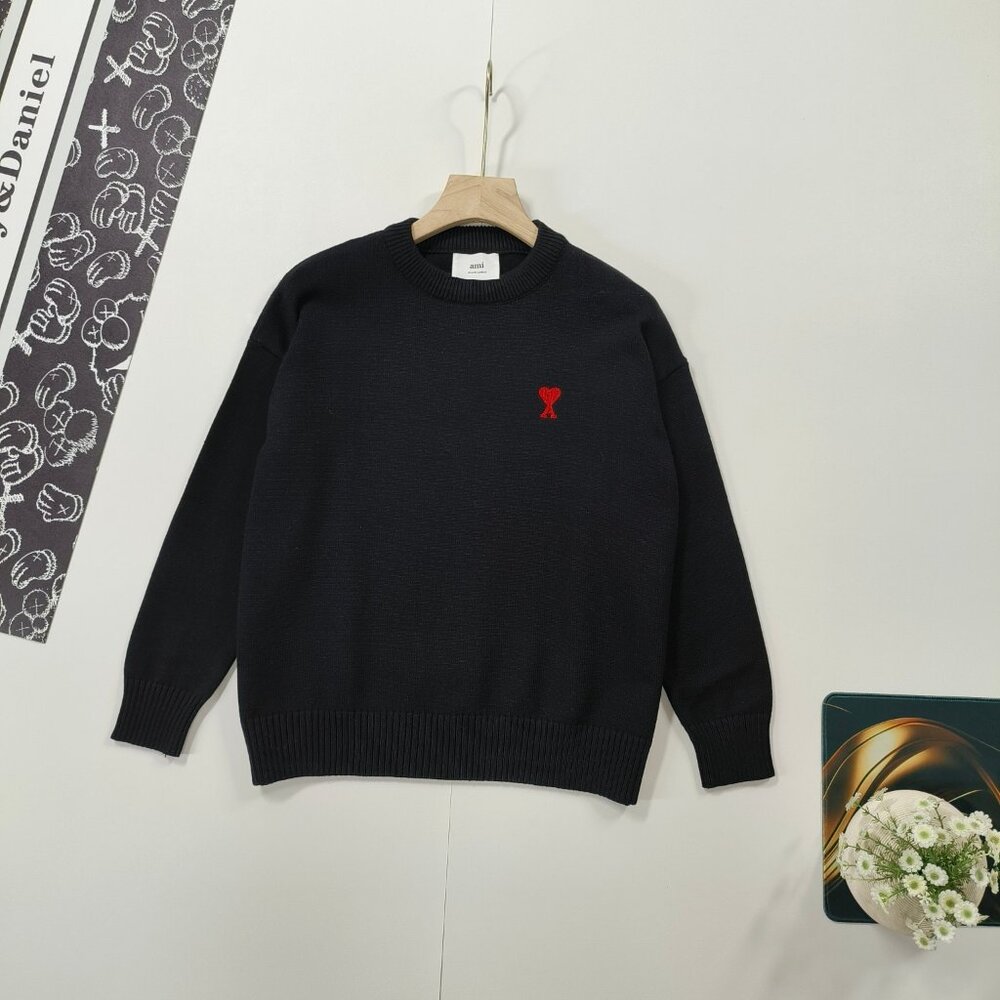 🌙🌙Ami Black sweater